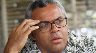 Nouvelle-Calédonie : "J'ai l'impression que l'État avance en force et attise le feu", dénonce Emmanuel Tjibaou