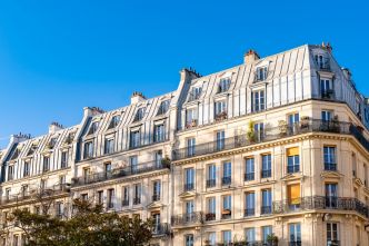 Découvrez cet appartement parisien de Leïla Bekhti, qui se trouve dans le même immeuble qu'une autre star de cinéma