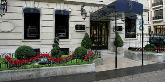 Paris : tout ce que l'on sait du braquage de la bijouterie avenue Montaigne