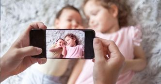 Pourquoi prendre trop de photos de vos enfants peut leur nuire ?