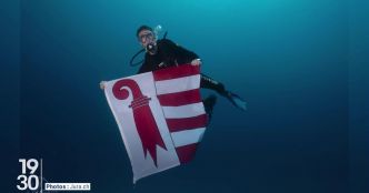 Le drapeau jurassien se balade aux quatre coins du monde pour un concours photo