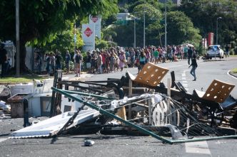 Nouvelle-Calédonie: 600 gendarmes pour «reprendre» la route de Nouméa à l'aéroport