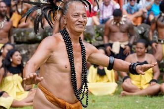 Kahu Tametona, danseur et préservateur de la danse de l'oiseau des Marquises, est décédé
