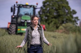 Européennes: la campagne à double titre de l'agricultrice LR Céline Imart