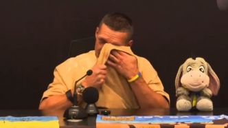 Boxe: pourquoi Usyk a fondu en larmes après sa victoire contre Fury