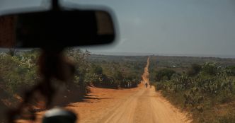 Antonin Varenne, sur les routes ocres rouges de Madagascar