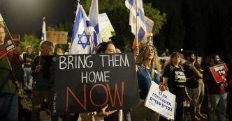 En Israël, les manifestations contre le gouvernement se multiplient, avec notamment des mamans de soldats
