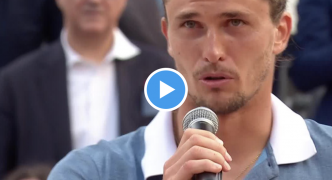 Alexander Zverev en très grande forme au micro du stade après son titre : « Bonjour tout le monde, je m'appelle Jannik »