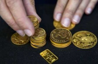 Le prix de l'or atteint un niveau record en raison de l'optimisme suscité par la baisse des taux d'intérêt aux États-Unis