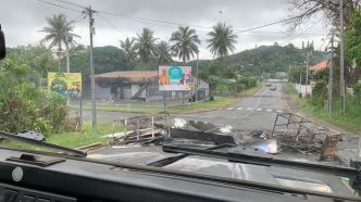 Toujours des blocages en Nouvelle-Calédonie malgré l'arrivée des renforts