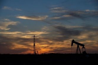 Le pétrole glisse, ignorant le risque géopolitique au Moyen-Orient