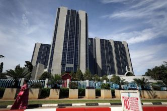 La banque centrale du Nigeria augmente son taux de référence à 26,25%.