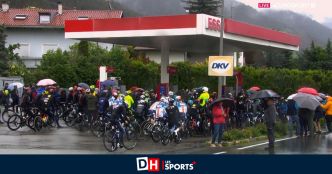 Giro : l'étape raccourcie, les coureurs prennent le départ... sous le toit d'une pompe à essence ! (PHOTO)