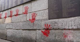 «Mains rouges» sur le Mur des Justes du Mémorial de la Shoah : la Russie mise en cause