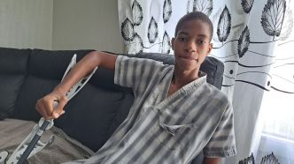 « Je veux rejouer » : la leçon de courage d'Omar, 14 ans, poignardé sur le chemin du foot et miraculé
