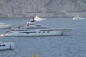 Élu yacht de l'année 2023, l'"Ahpo" est à Saint-Jean-Cap-Ferrat avant le Grand Prix de Monaco