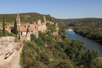 [Les plus beaux villages de France] Découvrez Aiguèze, dans le Gard