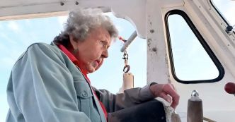 À 103 Ans, Ginny Oliver continue de pêcher le Homard et de vivre sa passion