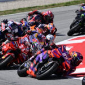 Malin comme un singe, Bagnaia piège Martin et s’impose avec poigne en MotoGP