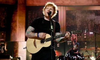 Ed Sheeran fête les 10 ans de « X » en live