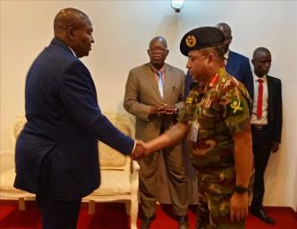 Coopération : la République populaire du Bangladesh fait don dune clinique et de 5000 tenues militaires à la RCA (aBangui.com)
