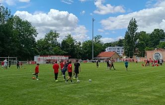 Clin d'œil à Pau : la JAB s'équipe d'une petite tribune couverte