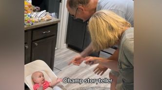 Ce bébé babille en langue des signes avec ses grands-parents sourds et fait fondre les internautes