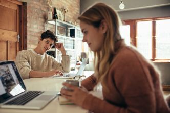 Pour augmenter votre bonheur, faites cette activité pendant le télétravail