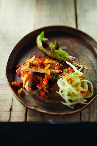 La recette de la semaine : suprême de volaille grillé, salade de fenouil et vinaigrette tiède au poivron confit