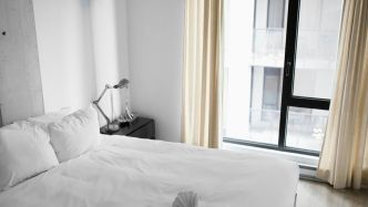 Serviettes, thé, shampoing... que peut-on ramener dans nos bagages au moment de quitter notre chambre d'hôtel ?