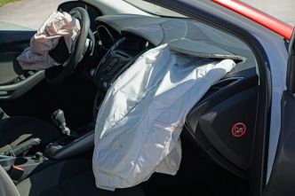Des centaines de voitures continuent de circuler avec des airbags défectueux à La Réunion
