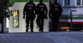 Allemagne : trois morts et cinq blessés dans une attaque au couteau, l'assaillant en fuite