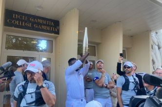 Flamme paralympique 2024. Le relais a démarré devant le lycée Gambetta d'Arras, "un choix hautement symbolique"