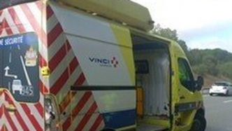 Il n'a pas vu "les dispositifs de signalisation" : un chauffard arrache la porte d'un fourgon VINCI en pleine intervention sur l'autoroute, le 31e véhicule percuté cette année