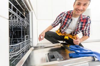 Lave-vaisselle bouché : comment déboucher l’évacuation d’un lave-vaisselle ?