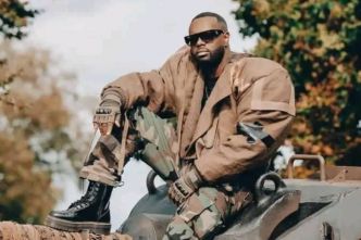 Gims sort l'artillerie lourde dans le clip de "Contact”