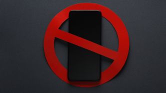 Interdiction des smartphones aux moins de 15 ans : une proposition de loi choc à l’Assemblée