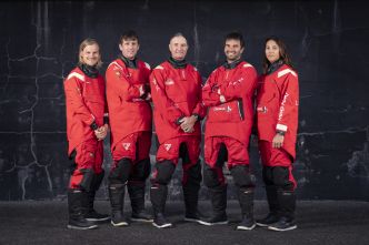 Imoca. Lou Berthomieu, Tom Dolan, Nicolas Andrieu avec Jérémie Beyou