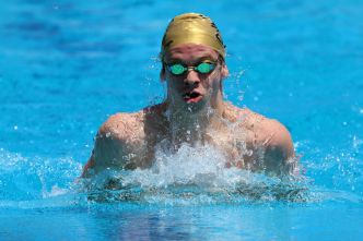 Léon Marchand se qualifie pour les Mondiaux sur 200 m brasse, mais n'atteint pas les minima sur 100 m dos