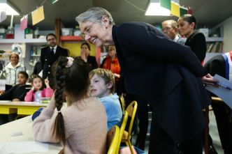 Elisabeth Borne veut augmenter le nombre de filles dans les études scientifiques, dont la proportion stagne depuis 20 ans