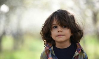 Benjamin Netanyahou menace de violentes représailles Théo, 7 ans, après qu'il a déclaré que « la guerre c'est pas bien »