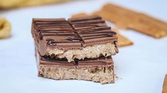Tablette de chocolat façon Kinder Bueno : recette ultra-gourmande !