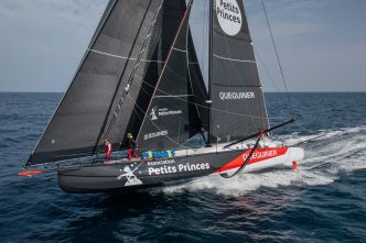 Imoca. Yann Eliès avec Élodie Bonafous sur l'IMOCA Association Petits Princes – Quéguiner