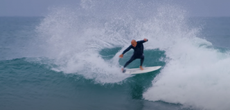Vidéo : Kelly Slater toujours aussi à l'aise à Snapper Rocks