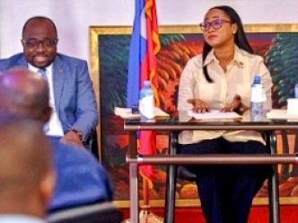 HaÃ¯ti - Politique : La Ministre du MHAVE rencontre la diaspora du Suriname