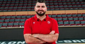 Basket-ball - U18 masculins. Earvin Schneider succède à Julien Mahé à la tête des U18