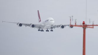 Un pilote stagiaire s'évanouit au moment de l'atterrissage : deux collègues freinent en urgence l'avion jusqu'à la porte d'embarquement