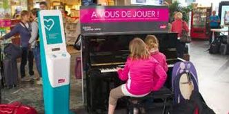 « C'est l'occasion de faire entendre la voix de mon pays » : Nora, une fillette ukrainienne de 10 ans, remporte le prestigieux concours de piano organisé par la SNCF