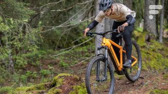 Ce VTT électrique de chez Decathlon, parfait pour partir en balade hors bitume, coûte 500 € de moins