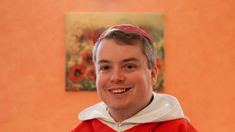 Réseau pédocriminel démantelé sur Telegram : il s'était jeté du 3e étage... l'évêque gallican alsacien Raphaël S. qui s'était défenestré juste avant son procès est "décédé [...]